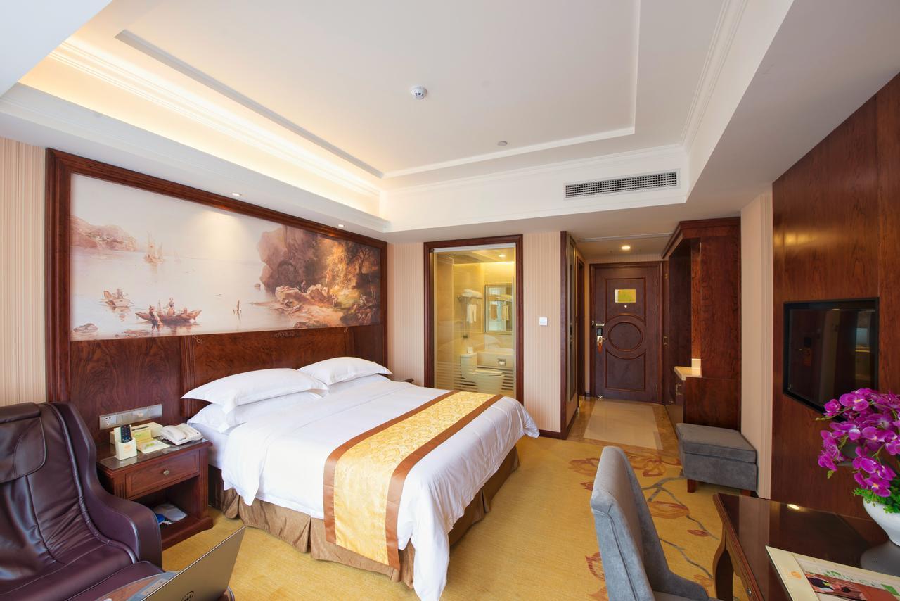 Vienna Hotel Jinshan New City Wanda Plaza Exterior photo