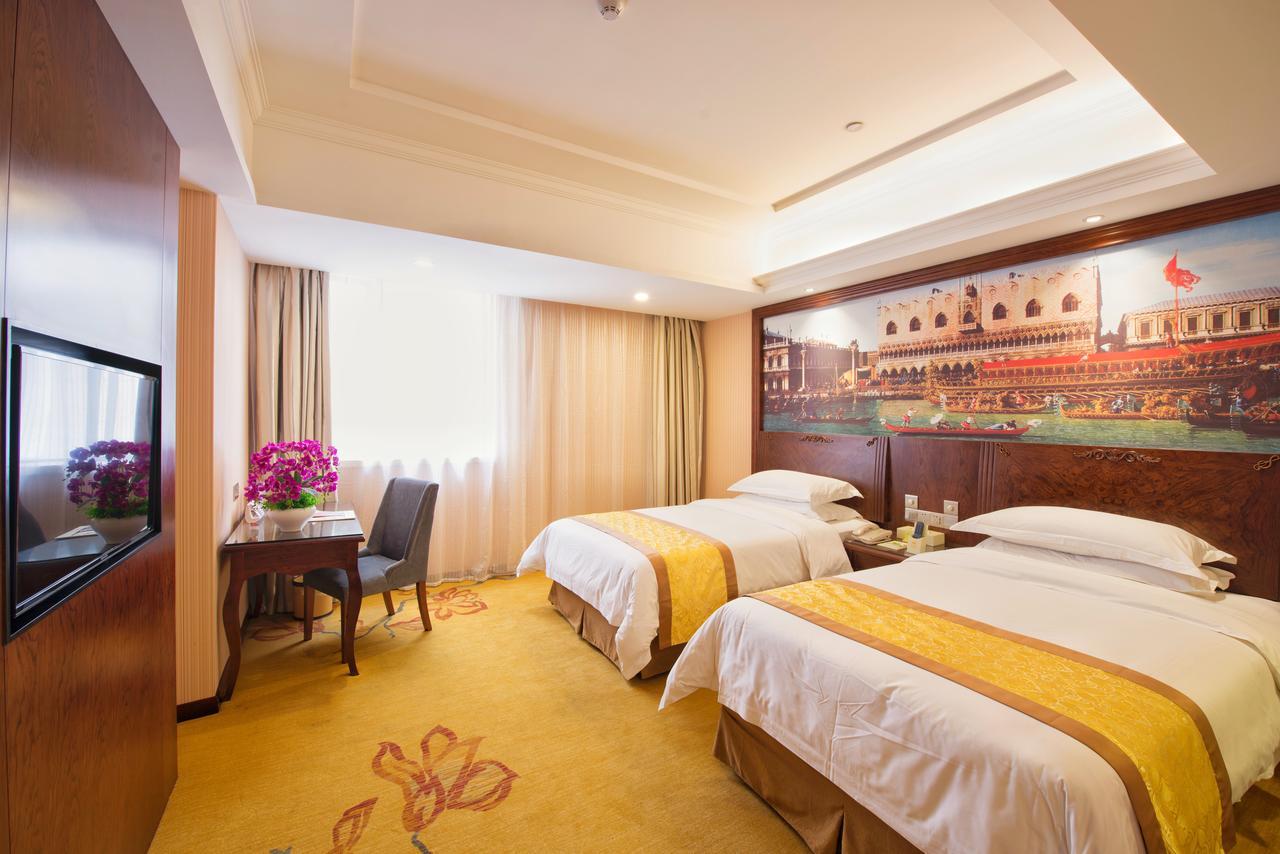 Vienna Hotel Jinshan New City Wanda Plaza Exterior photo
